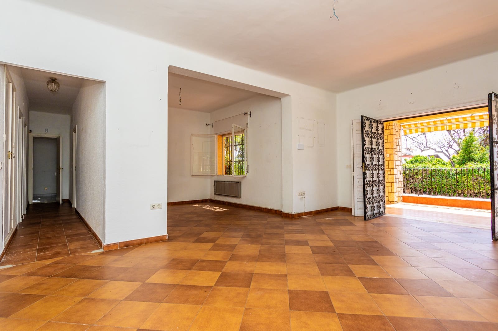 8 slaapkamer Villa te koop in Benalmadena Costa met zwembad - € 1.100.000 (Ref: 8956565)