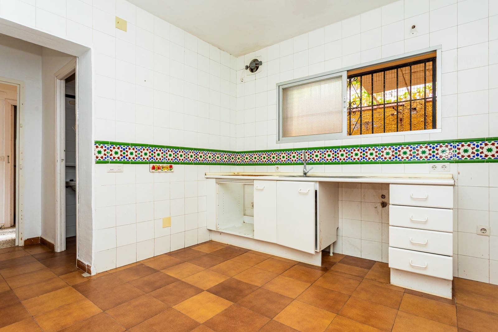 8 slaapkamer Villa te koop in Benalmadena Costa met zwembad - € 1.100.000 (Ref: 8956565)