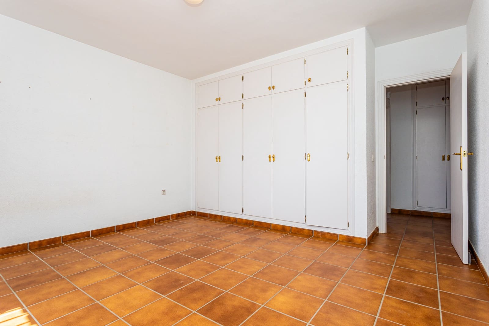 8 slaapkamer Villa te koop in Benalmadena Costa met zwembad - € 1.100.000 (Ref: 8956565)