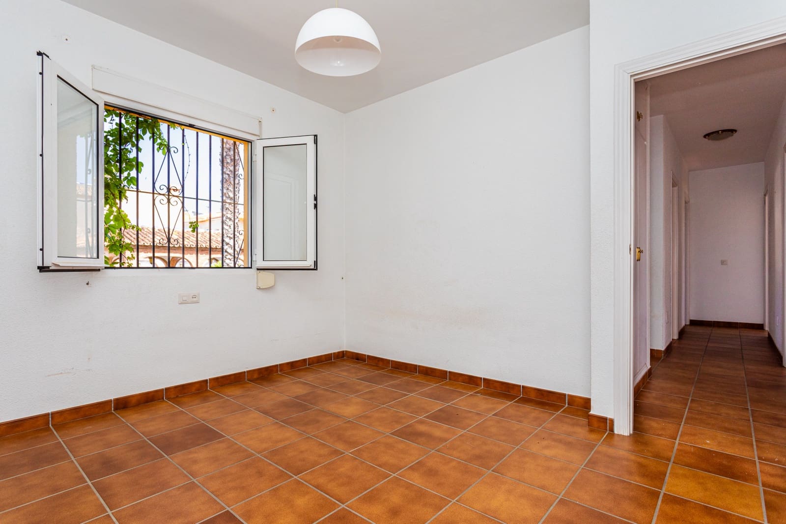 8 slaapkamer Villa te koop in Benalmadena Costa met zwembad - € 1.100.000 (Ref: 8956565)