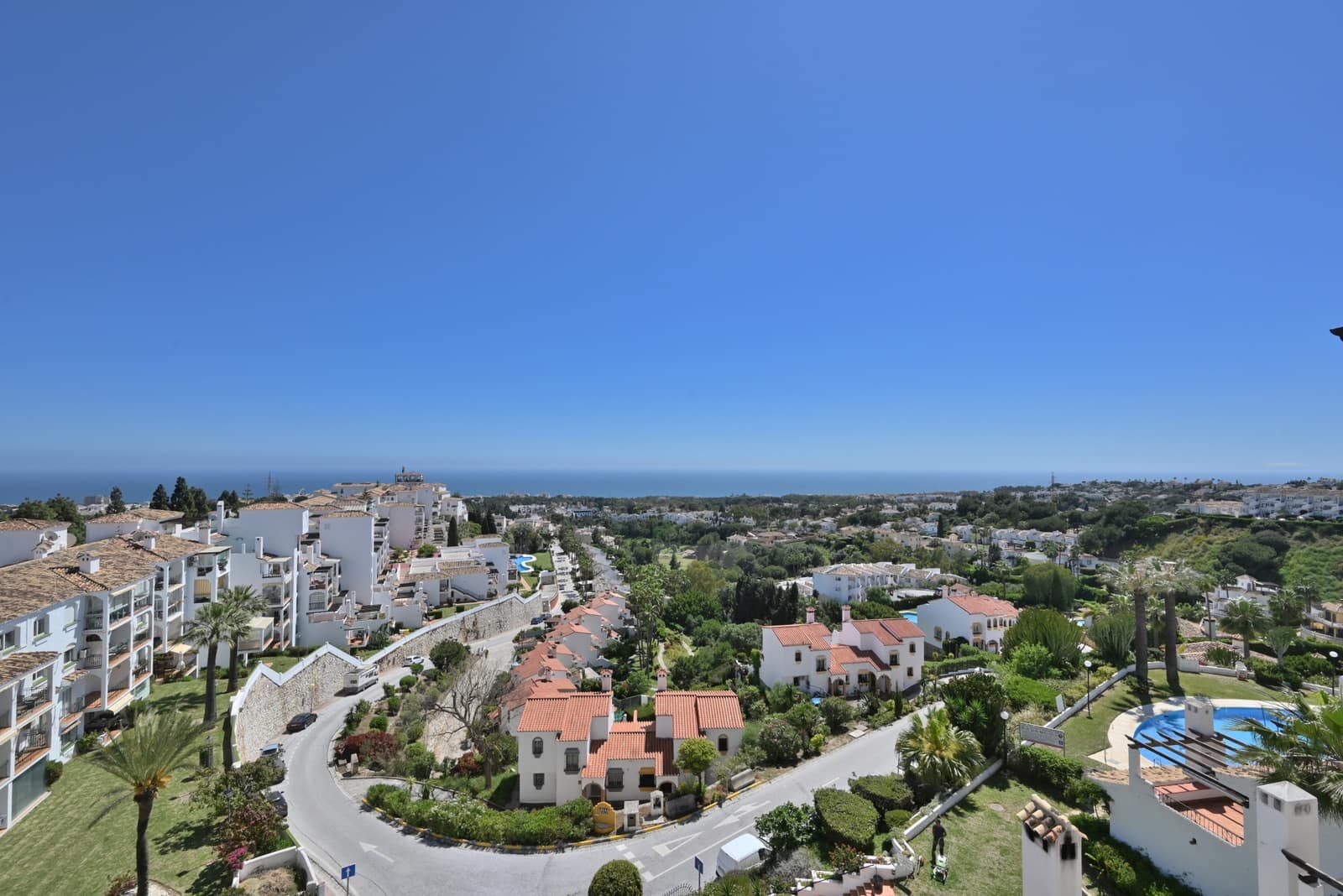 2 quarto Apartamento para venda em Calahonda com piscina - 385 000 € (Ref: 8967832)