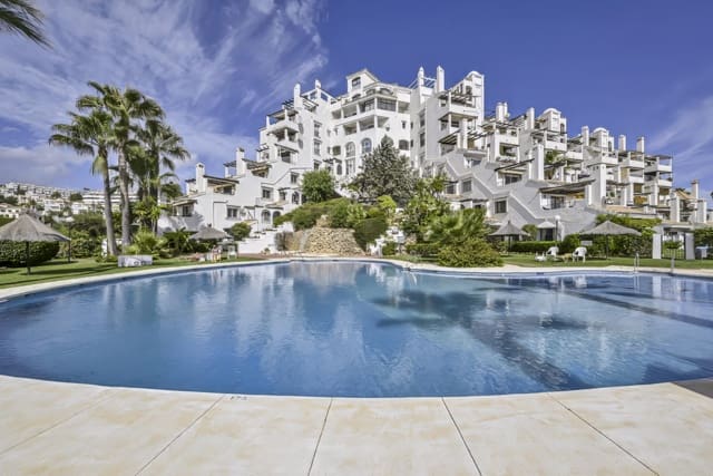 2 bedroom Apartment for sale in Calahonda, Mijas with pool - € 385,000 (Ref: 8967832)