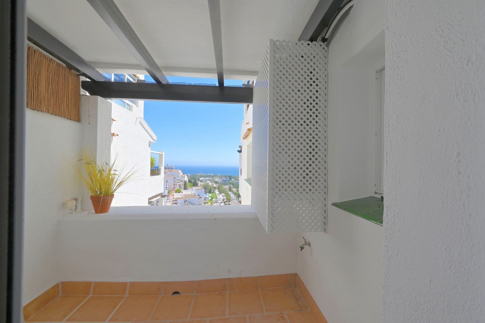Apartamento de 2 habitaciones en Calahonda en venta con piscina - 375.000 € (Ref: 8967832)