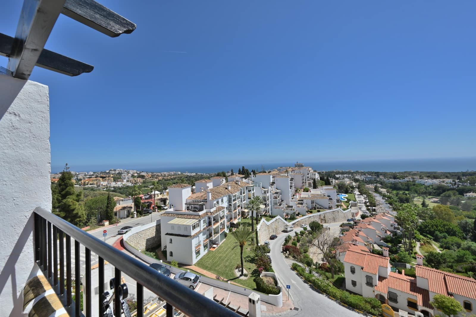 Apartamento de 2 habitaciones en Calahonda en venta con piscina - 375.000 € (Ref: 8967832)