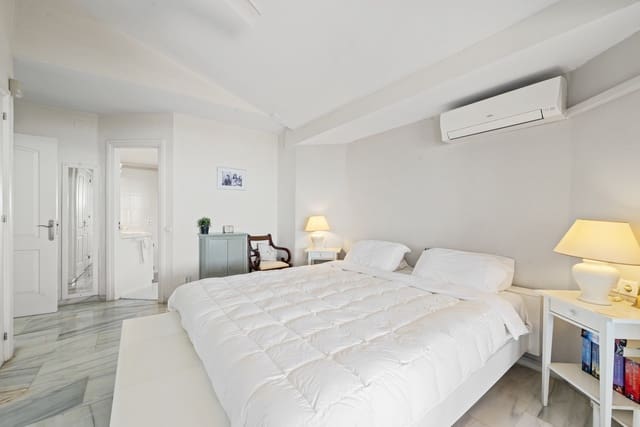 3 sovrum Takvåning till salu i Calahonda, Mijas med pool garage - 415 000 € (Ref: 8982002)