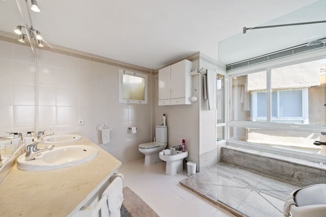 3 sovrum Takvåning till salu i Calahonda, Mijas med pool garage - 415 000 € (Ref: 8982002)