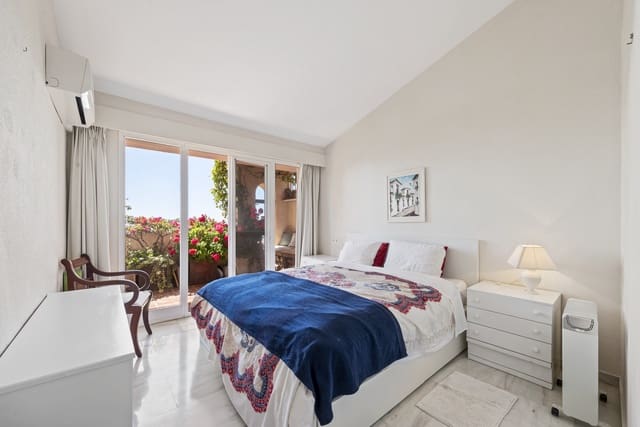 3 sovrum Takvåning till salu i Calahonda, Mijas med pool garage - 415 000 € (Ref: 8982002)