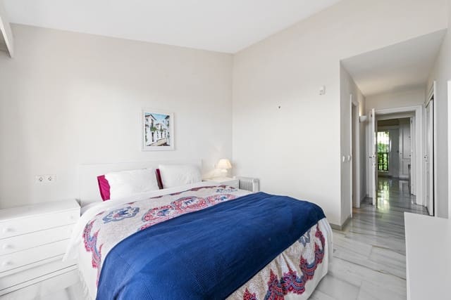 3 sovrum Takvåning till salu i Calahonda, Mijas med pool garage - 415 000 € (Ref: 8982002)