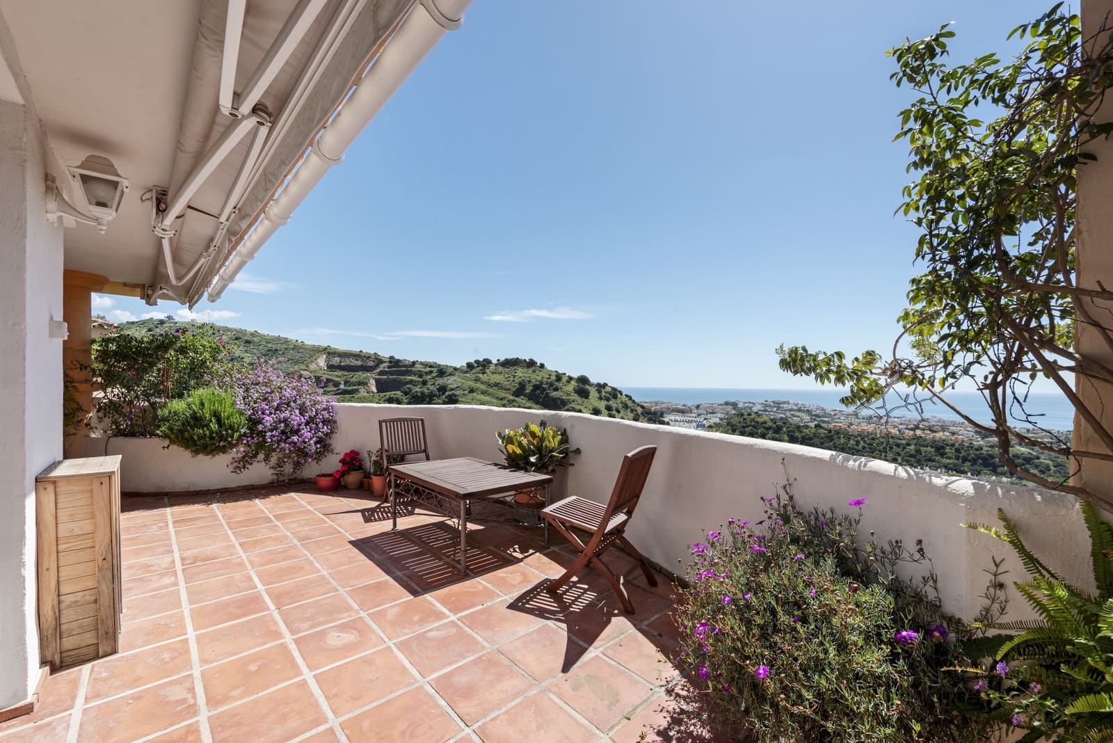 3 slaapkamer Penthouse te koop in Calahonda met zwembad garage - € 415.000 (Ref: 8982002)