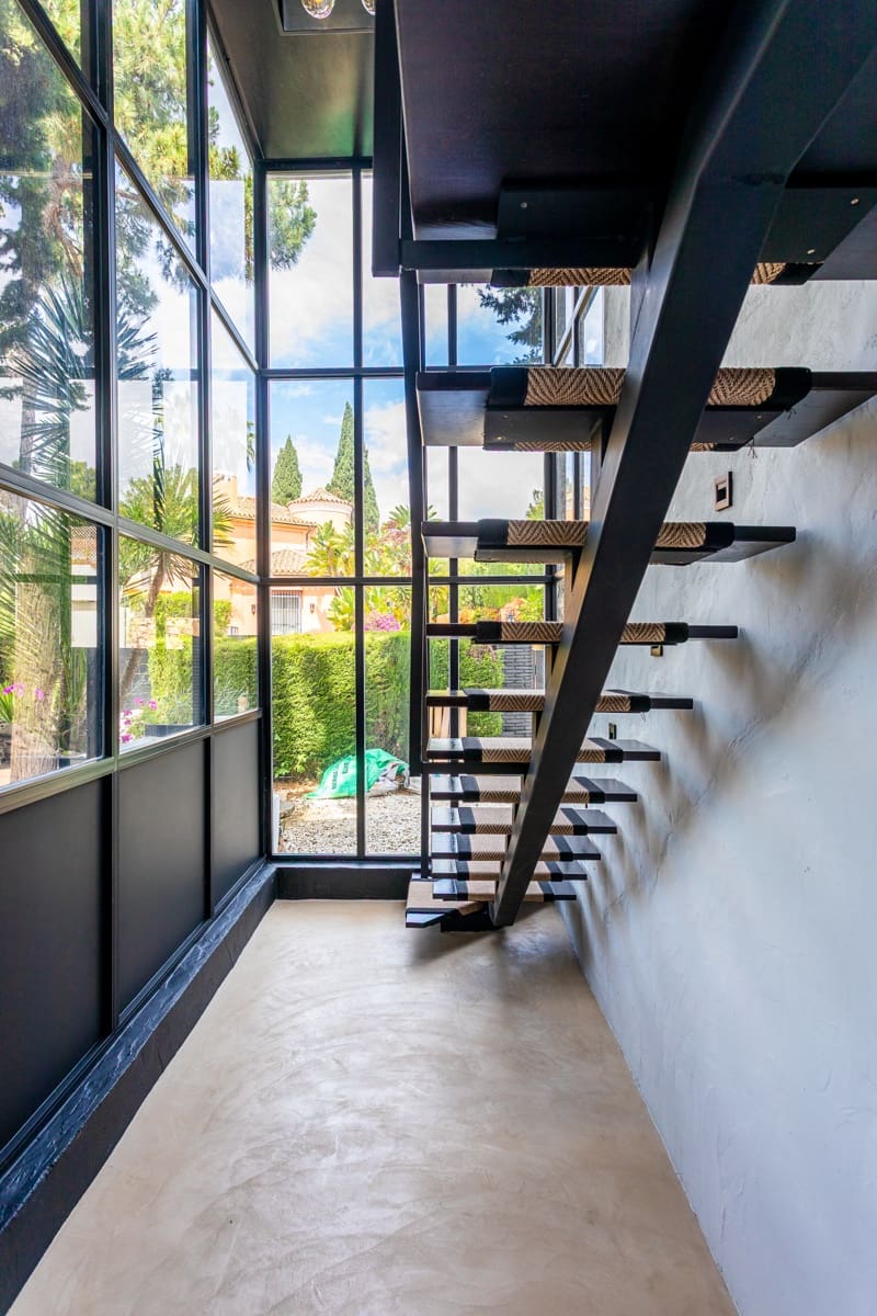 6 soveværelse Villa til salg i Marbella med swimmingpool - € 2.495.000 (Ref: 9004564)