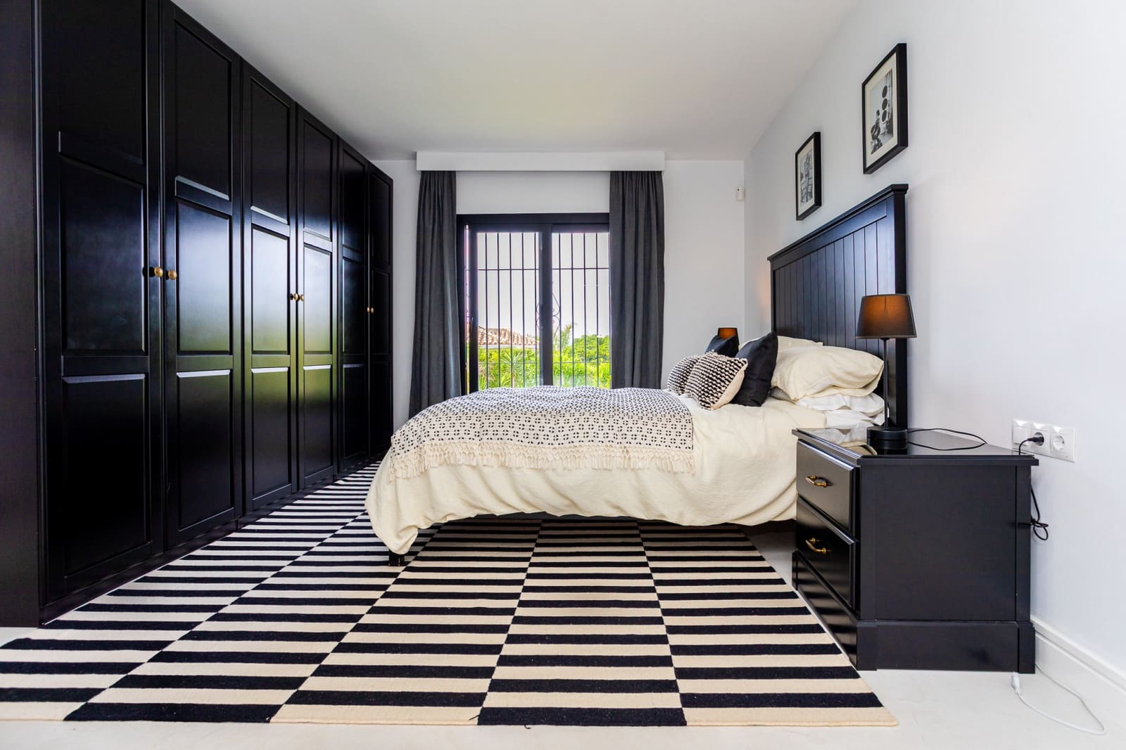 6 soveværelse Villa til salg i Marbella med swimmingpool - € 2.495.000 (Ref: 9004564)