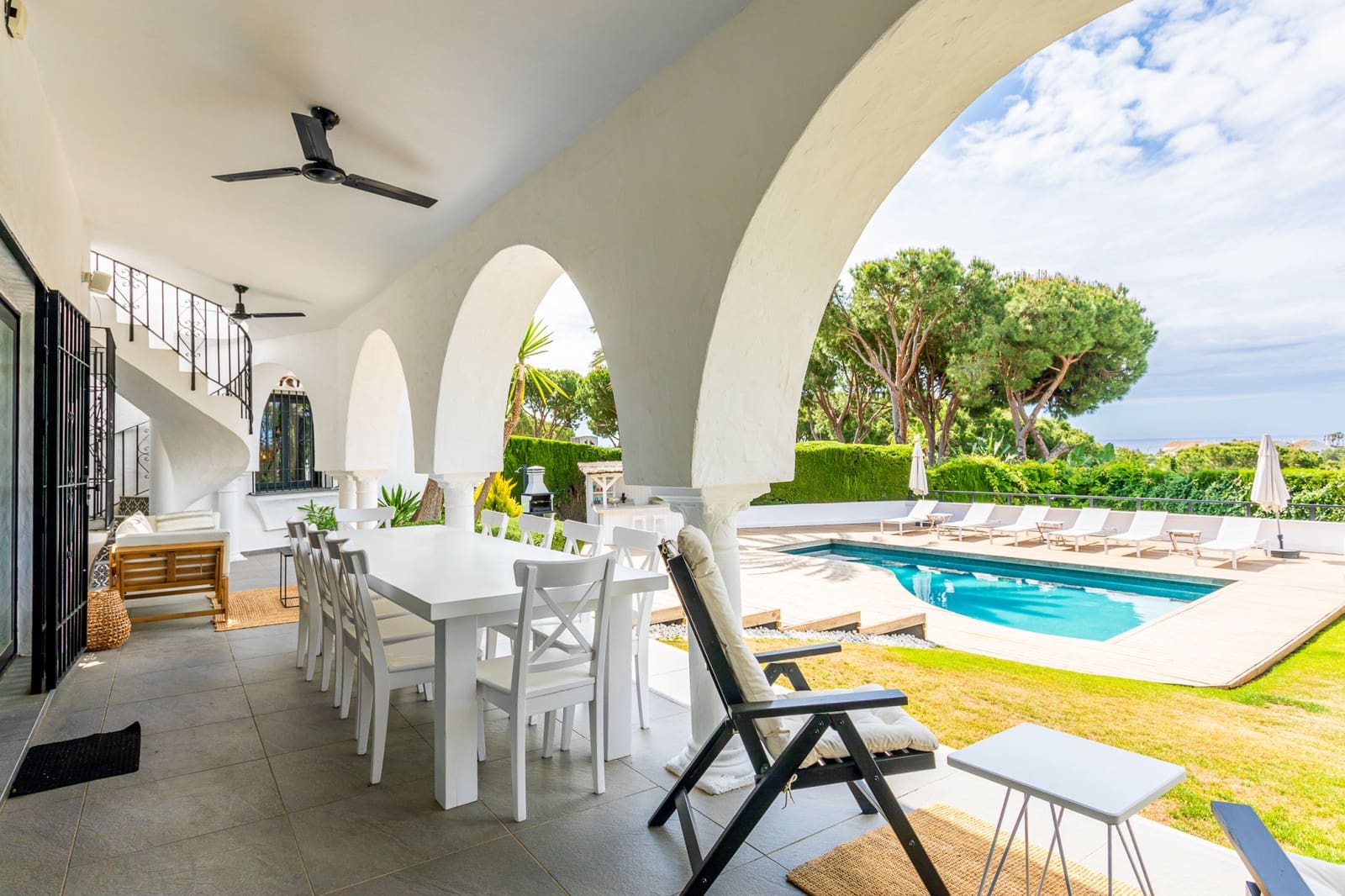 6 soveværelse Villa til salg i Marbella med swimmingpool - € 2.495.000 (Ref: 9004564)