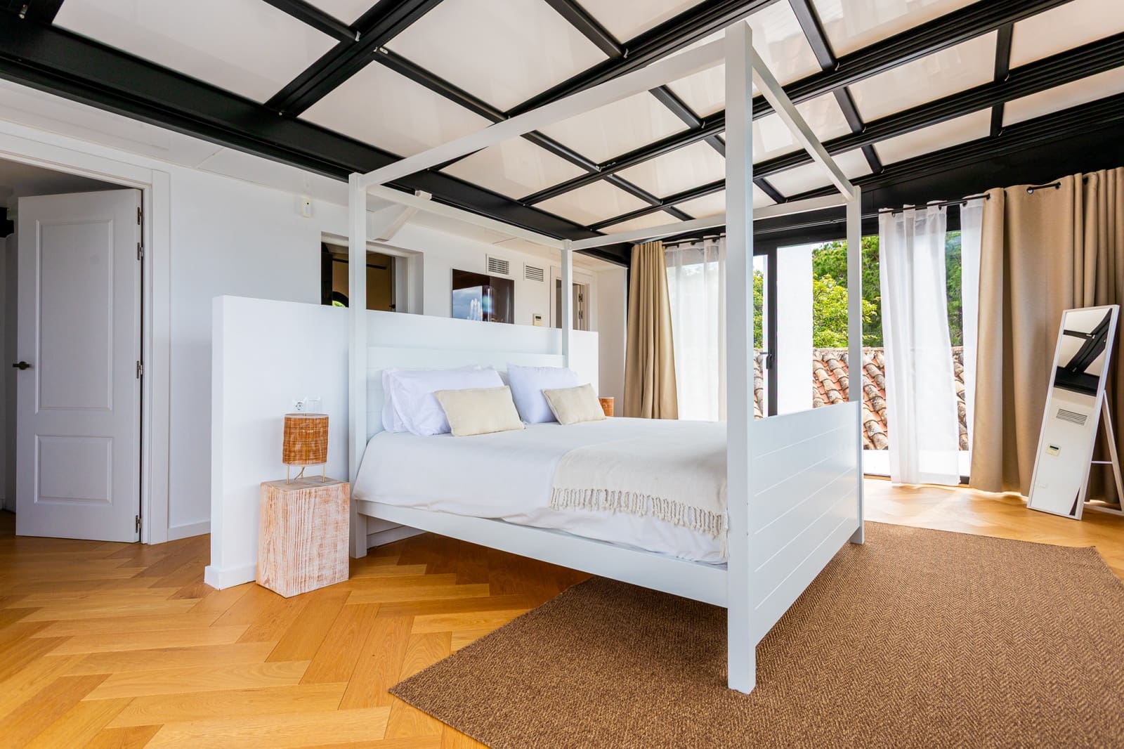 6 soveværelse Villa til salg i Marbella med swimmingpool - € 2.495.000 (Ref: 9004564)