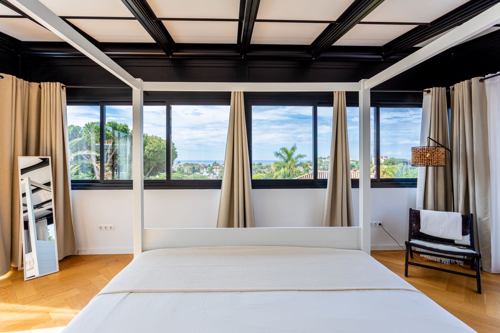 6 soveværelse Villa til salg i Marbella med swimmingpool - € 2.495.000 (Ref: 9004564)