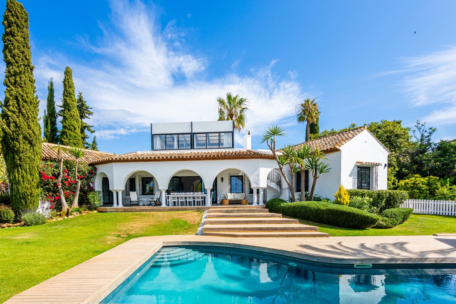 6 Zimmer Villa zu verkaufen in Marbella mit Pool - 2.495.000 € (Ref: 9004564)