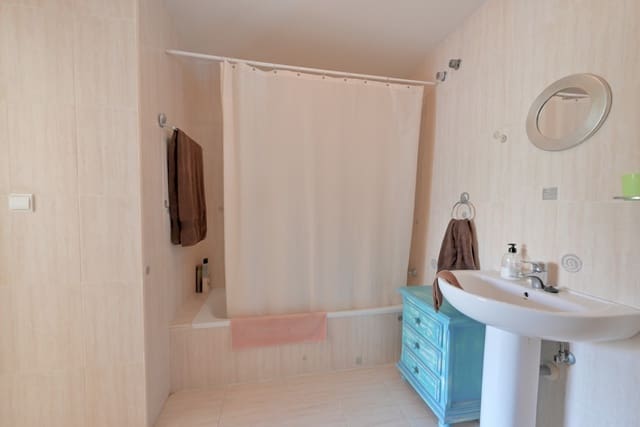 2 bedroom Apartment for sale in Calahonda, Mijas with pool garage - € 265,000 (Ref: 9007401)