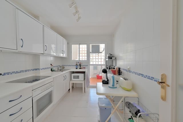 2 bedroom Apartment for sale in Calahonda, Mijas with pool garage - € 265,000 (Ref: 9007401)