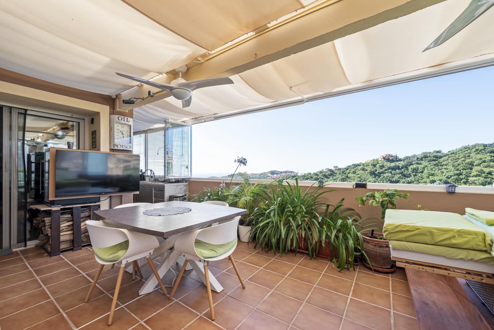 2 makuuhuone Kattohuoneisto myytävänä paikassa Marbella mukana uima-altaan 
autotalli - 370 000 € (Ref: 9022718)