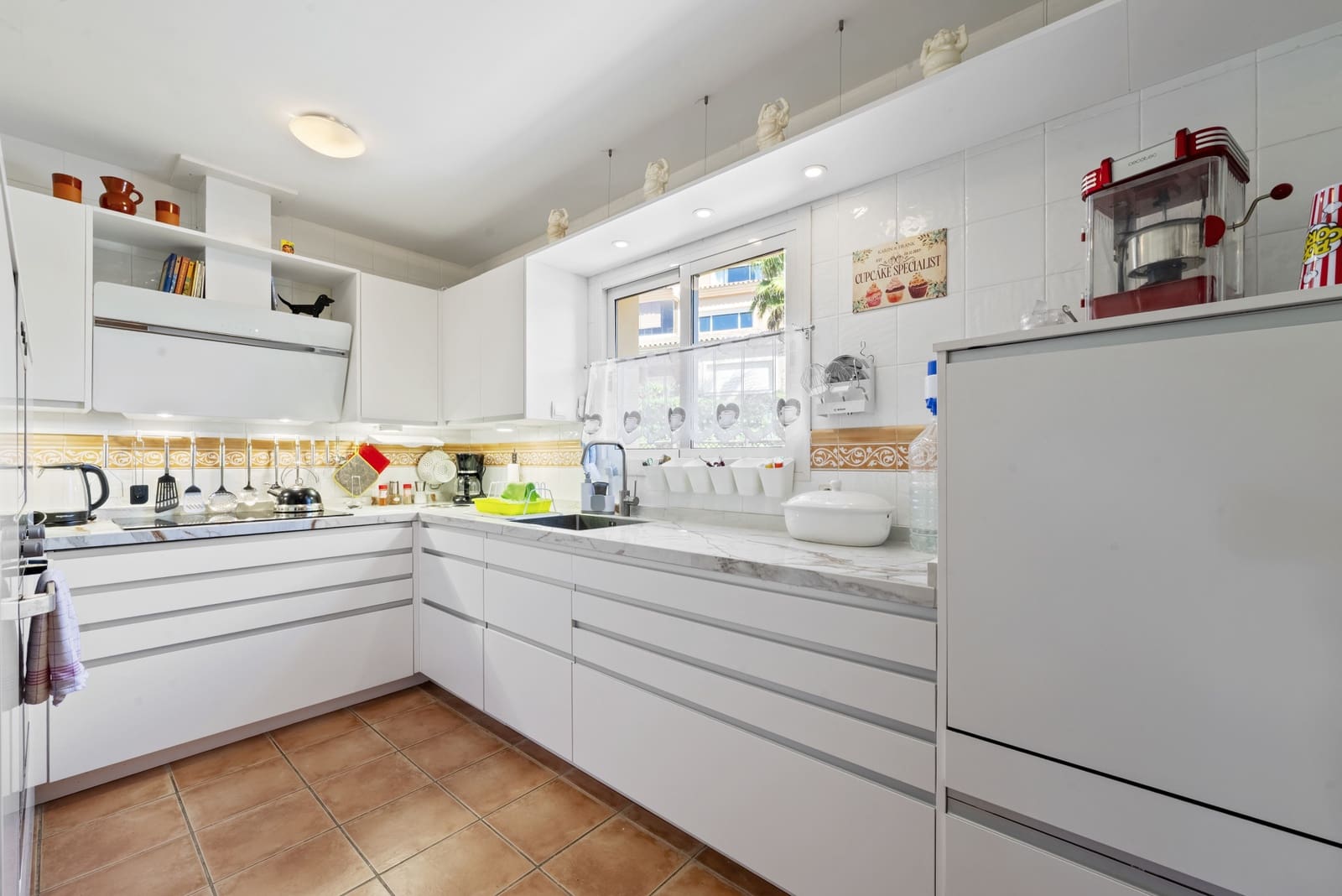 2 makuuhuone Kattohuoneisto myytävänä paikassa Marbella mukana uima-altaan 
autotalli - 370 000 € (Ref: 9022718)