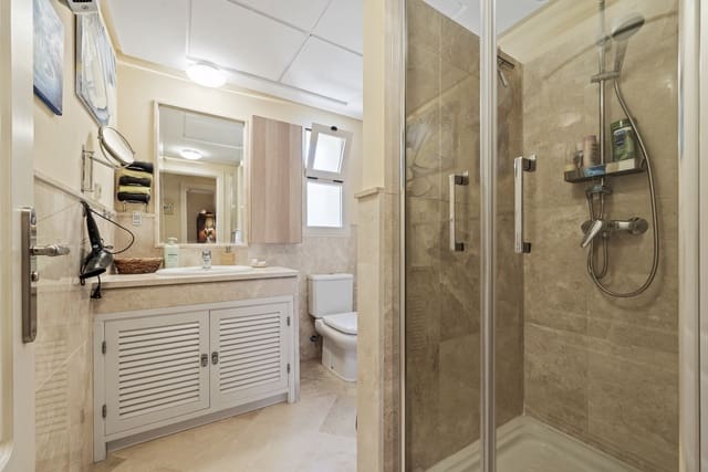 2 quarto Penthouse para venda em Marbella com piscina garagem - 370 000 € (Ref: 9022718)