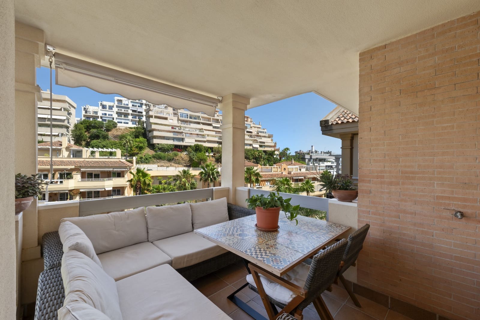 3 soveværelse Semi-Rækkehus til salg i Torrequebrada med swimmingpool garage - € 695.000 (Ref: 9026281)