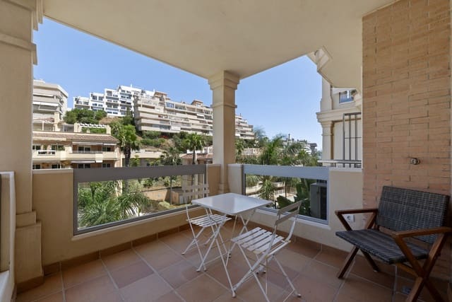 3 sypialnia Dom blizniak na sprzedaż w Torrequebrada, Benalmádena z basenem garażem - 695 000 € (Ref: 9026281)