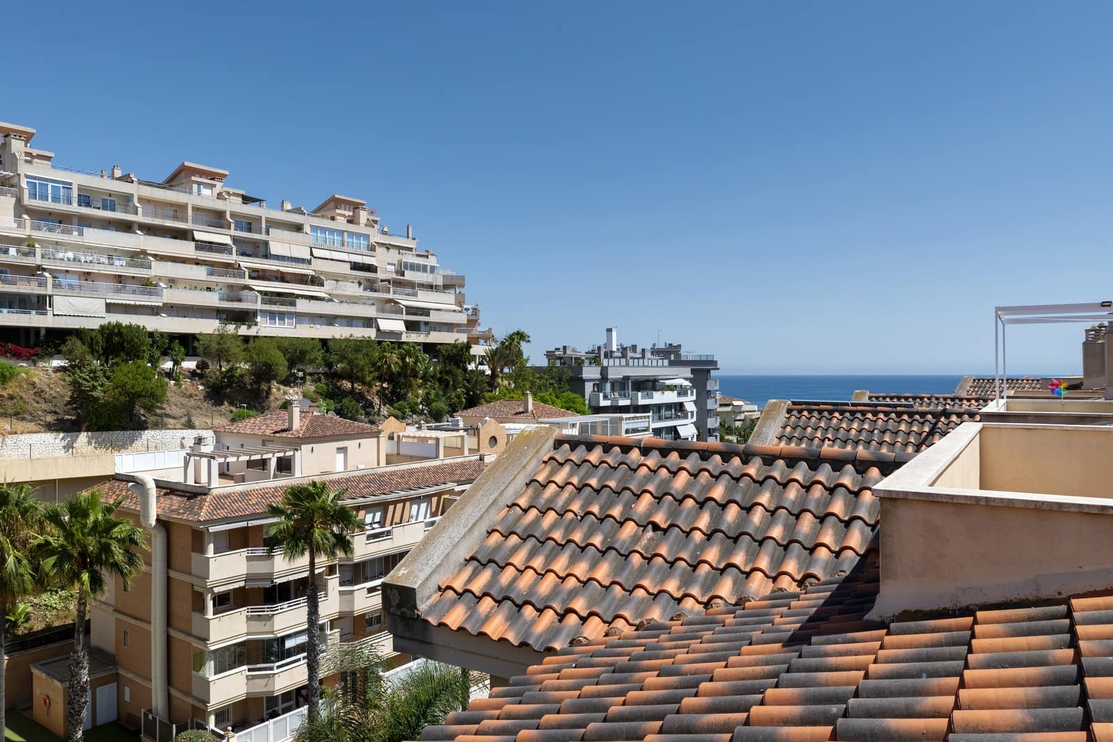 3 soveværelse Semi-Rækkehus til salg i Torrequebrada med swimmingpool garage - € 695.000 (Ref: 9026281)