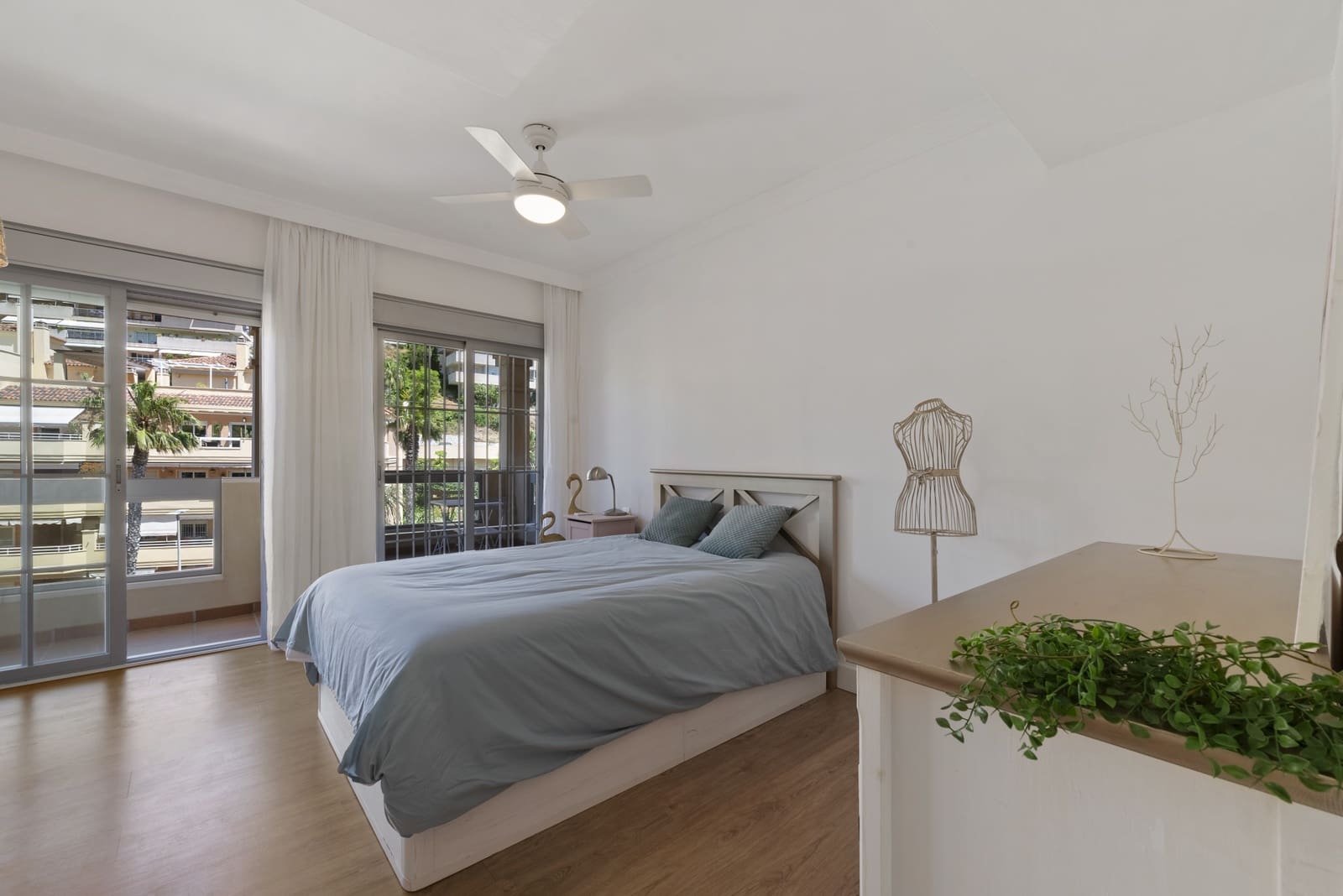 3 bedroom Semi-detached Villa for sale in Torrequebrada with pool garage - € 660,000 (Ref: 9026281)