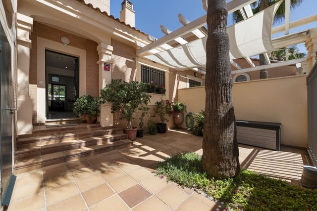 3 chambre Villa/Maison Semi-Mitoyenne à vendre à Torrequebrada, Benalmádena avec piscine garage - 660 000 € (Ref: 9026281)