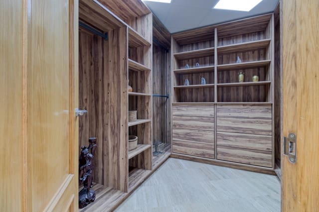 5 sypialnia Willa na sprzedaż w Mijas z basenem garażem - 1 350 000 € (Ref: 9050570)