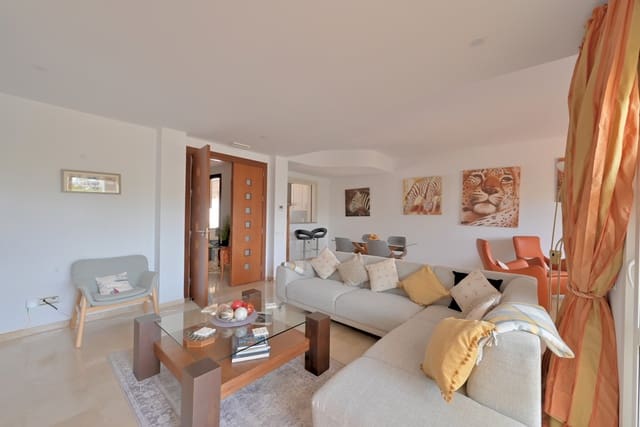 Casa de 3 habitaciones en Mijas Costa, Mijas en venta con piscina garaje - 630.000 € (Ref: 9062030)