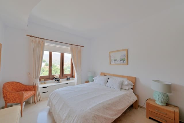 Casa de 3 habitaciones en Mijas Costa, Mijas en venta con piscina garaje - 630.000 € (Ref: 9062030)