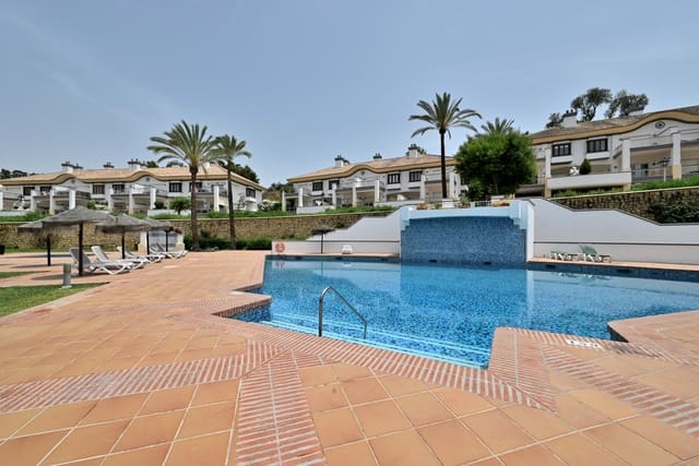 Casa de 3 habitaciones en Mijas Costa, Mijas en venta con piscina garaje - 630.000 € (Ref: 9062030)