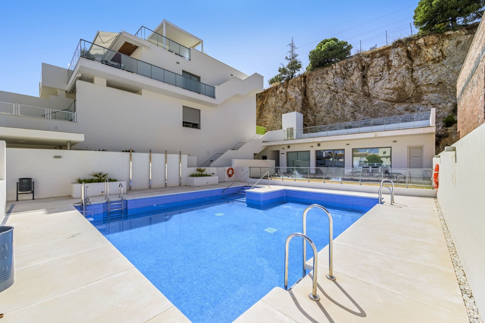 Apartamento de 3 habitaciones en Benalmádena en venta con piscina garaje - 435.000 € (Ref: 9088380)