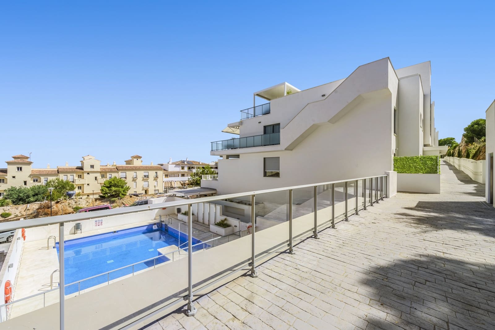 Apartamento de 3 habitaciones en Benalmádena en venta con piscina garaje - 435.000 € (Ref: 9088380)