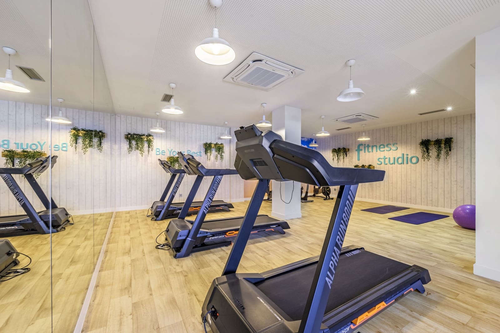 Apartamento de 3 habitaciones en Benalmádena en venta con piscina garaje - 435.000 € (Ref: 9088380)