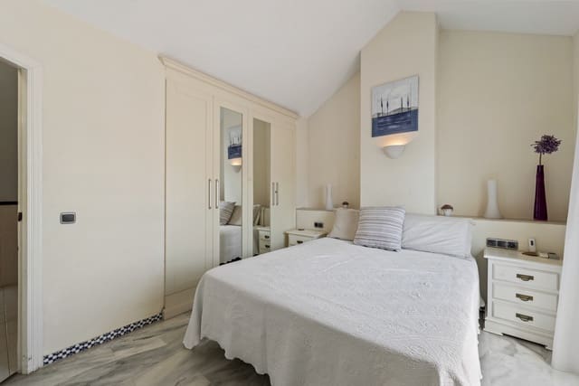 3 chambre Maison de Ville à vendre à Fuengirola avec piscine - 695 000 € (Ref: 9100333)