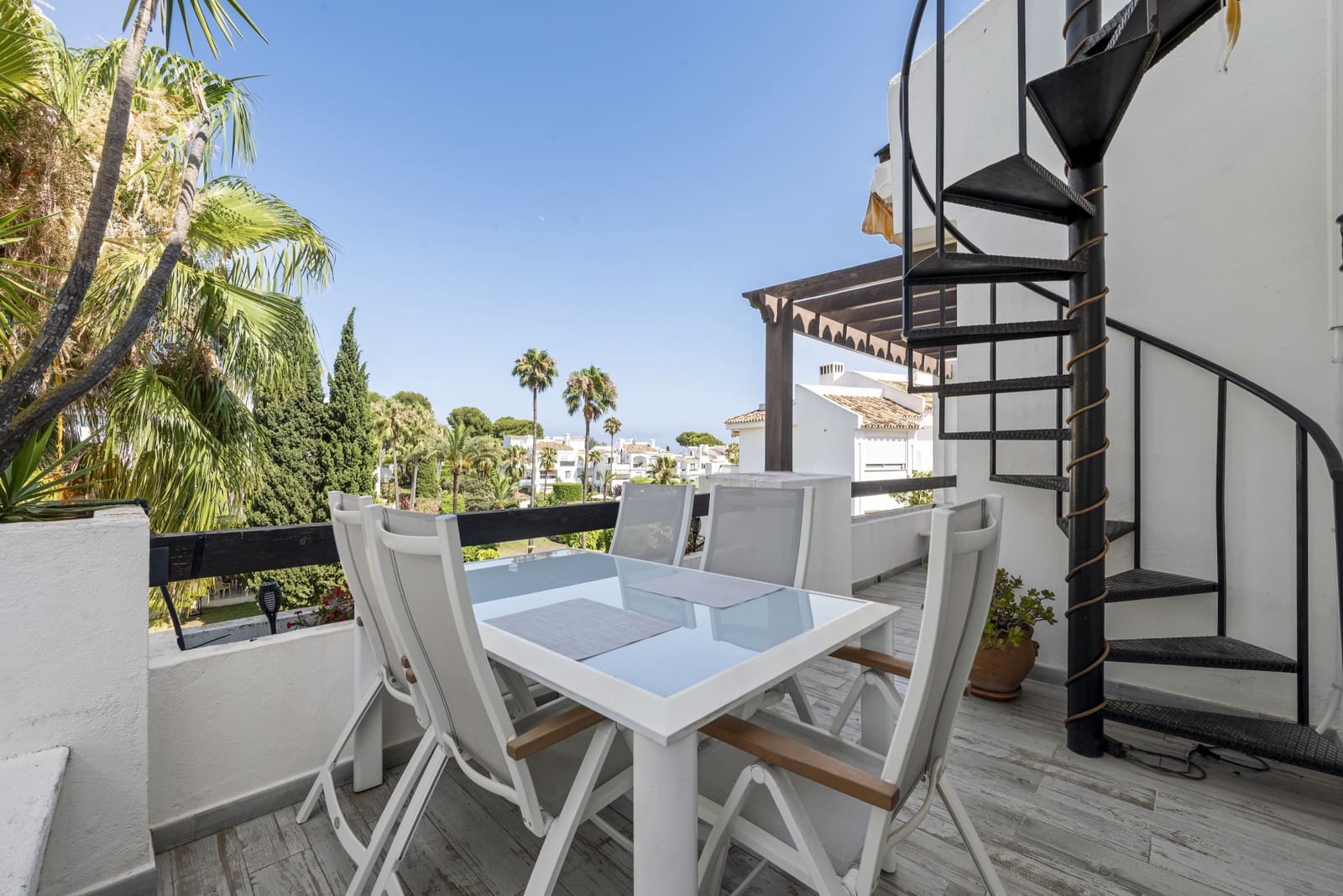 2 soverom Penthouse til salgs i Riviera del Sol med svømmebasseng - € 350 000 (Ref: 9113724)
