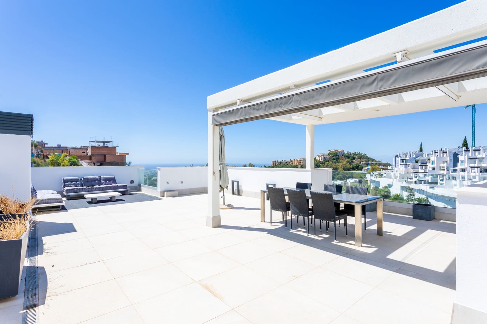 3 soverom Penthouse til salgs i La Quinta med svømmebasseng garasje - € 875 000 (Ref: 9124394)