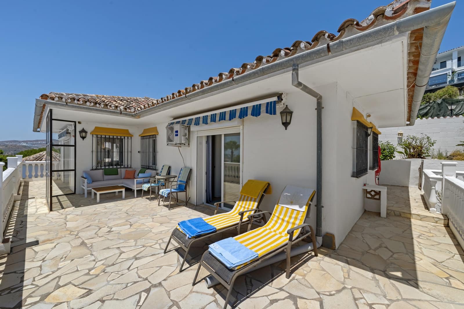 6 soverom Villa til salgs i La Cala de Mijas med svømmebasseng garasje - € 1 795 000 (Ref: 9129386)