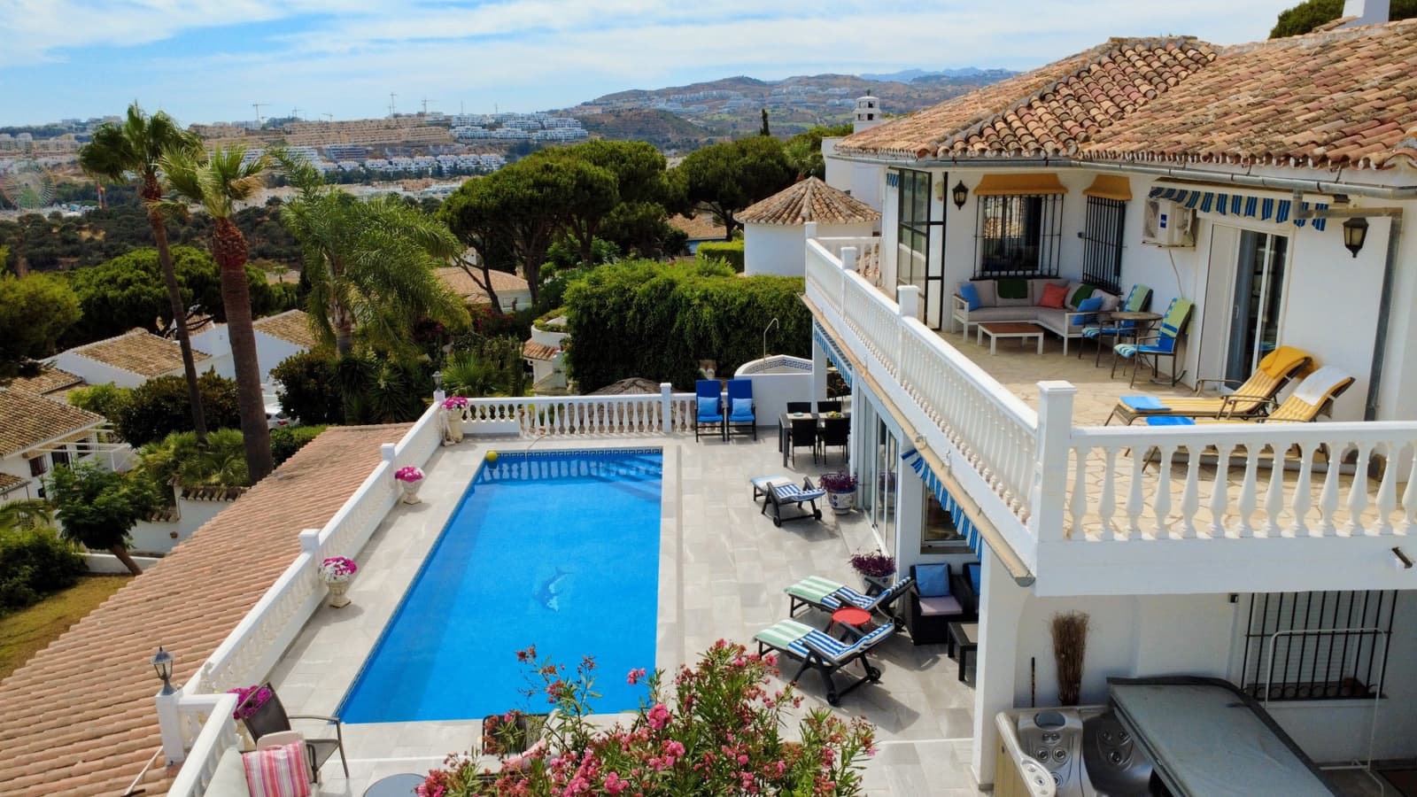 6 soverom Villa til salgs i La Cala de Mijas med svømmebasseng garasje - € 1 795 000 (Ref: 9129386)