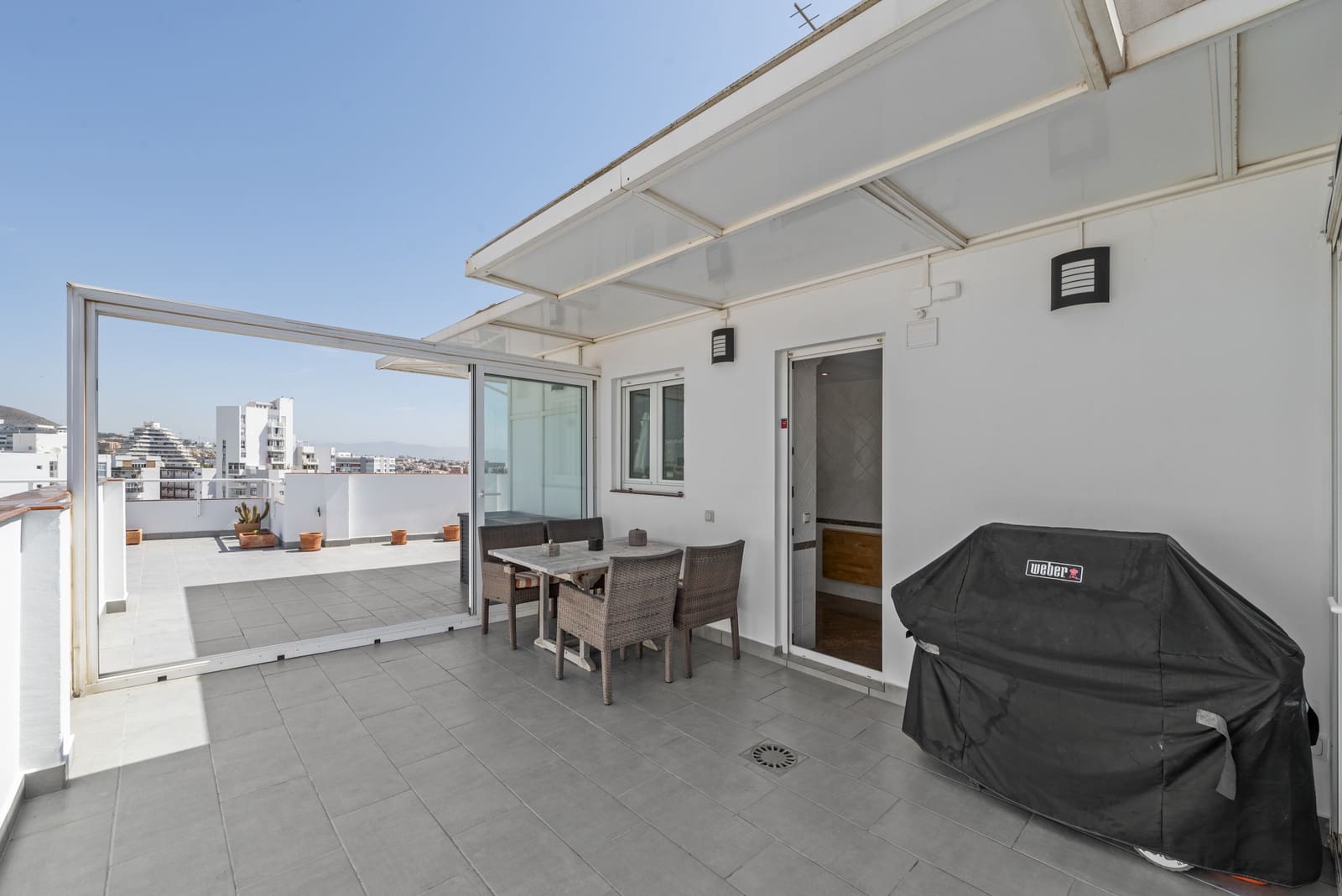 2 sypialnia Penthouse na sprzedaż w Benalmadena Costa z basenem garażem - 699 000 € (Ref: 9132015)