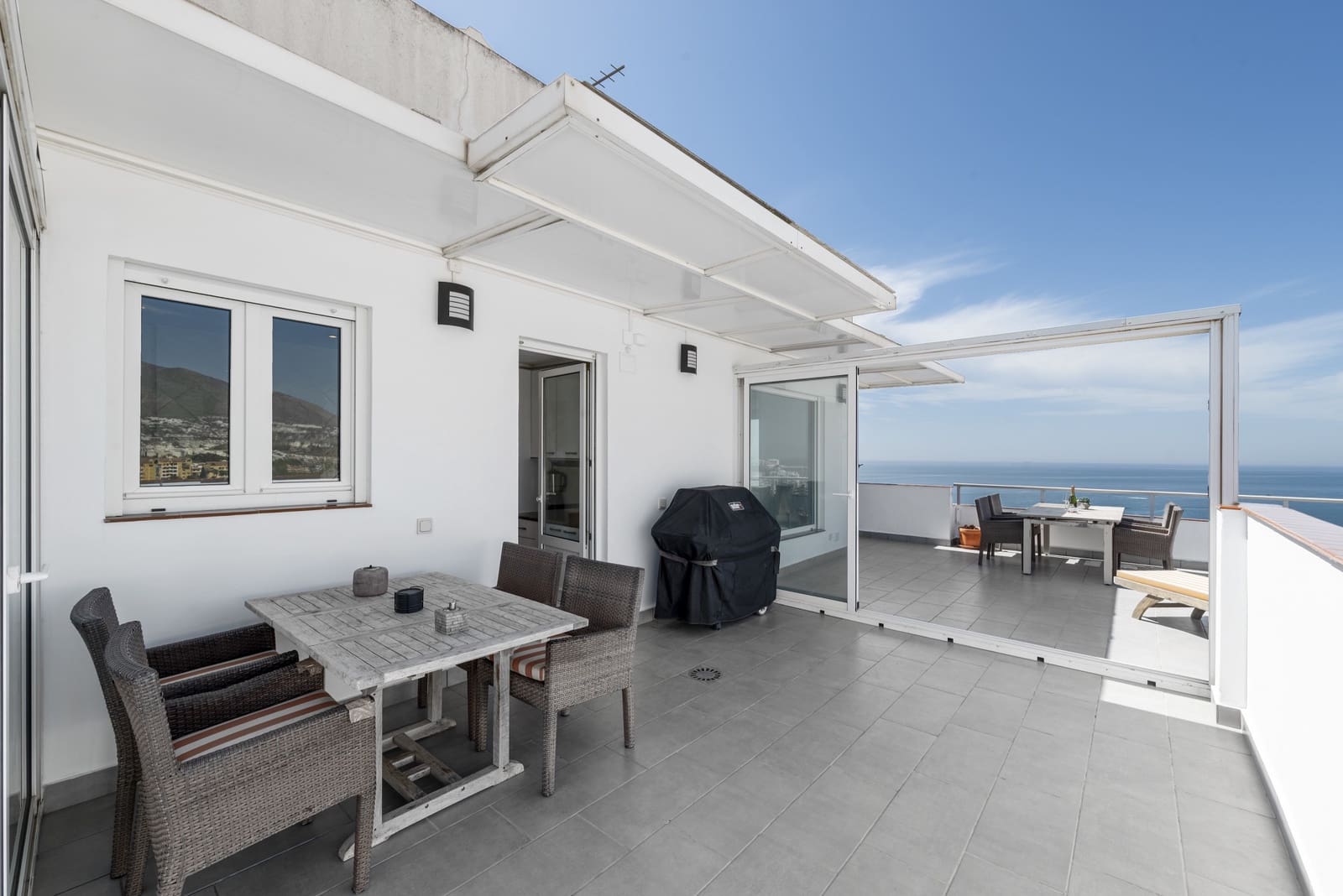 2 sypialnia Penthouse na sprzedaż w Benalmadena Costa z basenem garażem - 699 000 € (Ref: 9132015)