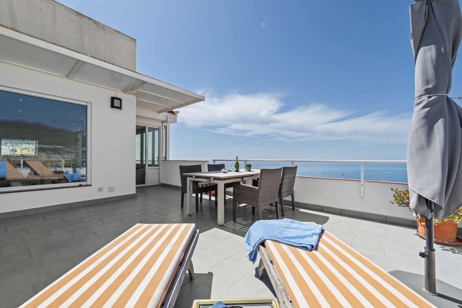 2 sypialnia Penthouse na sprzedaż w Benalmadena Costa z basenem garażem - 699 000 € (Ref: 9132015)