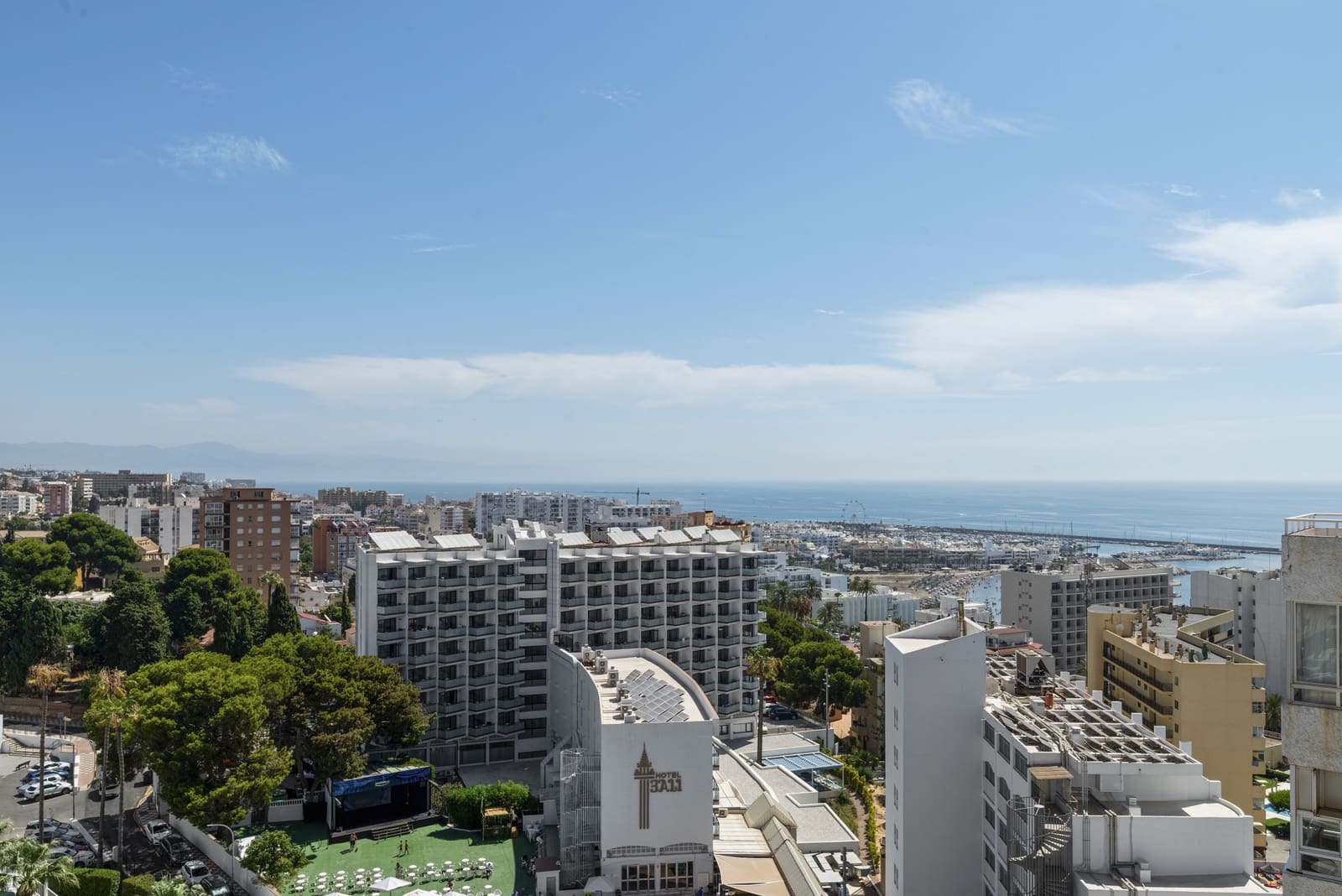 2 sypialnia Penthouse na sprzedaż w Benalmadena Costa z basenem garażem - 699 000 € (Ref: 9132015)