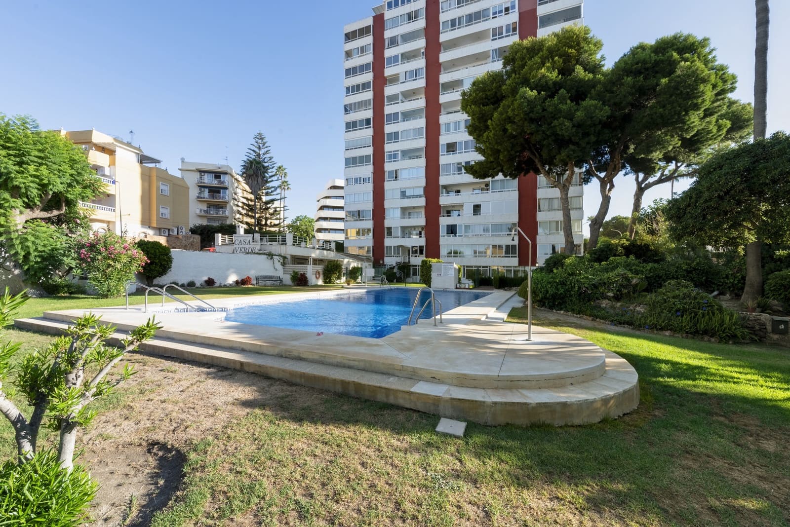 2 sypialnia Penthouse na sprzedaż w Benalmadena Costa z basenem garażem - 699 000 € (Ref: 9132015)
