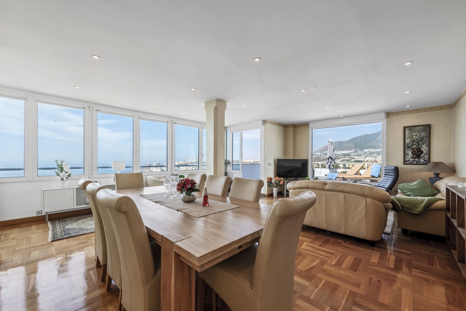2 sypialnia Penthouse na sprzedaż w Benalmadena Costa z basenem garażem - 699 000 € (Ref: 9132015)