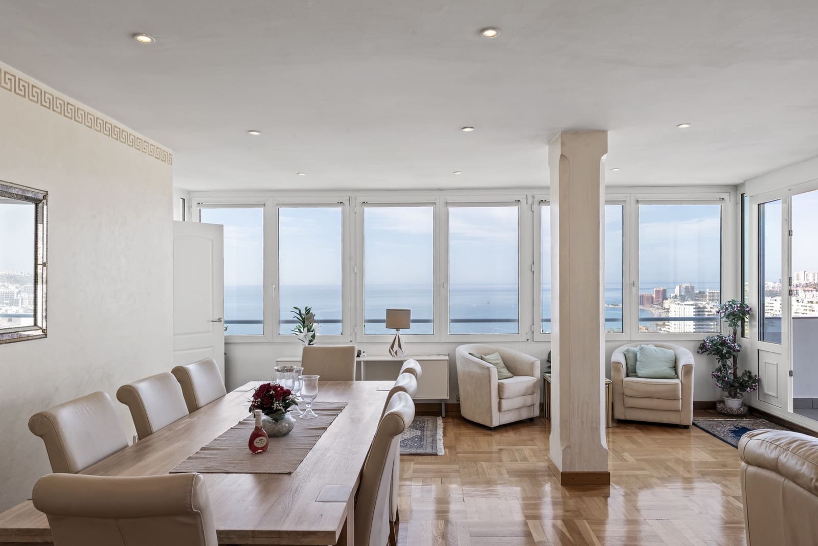 2 sypialnia Penthouse na sprzedaż w Benalmadena Costa z basenem garażem - 699 000 € (Ref: 9132015)