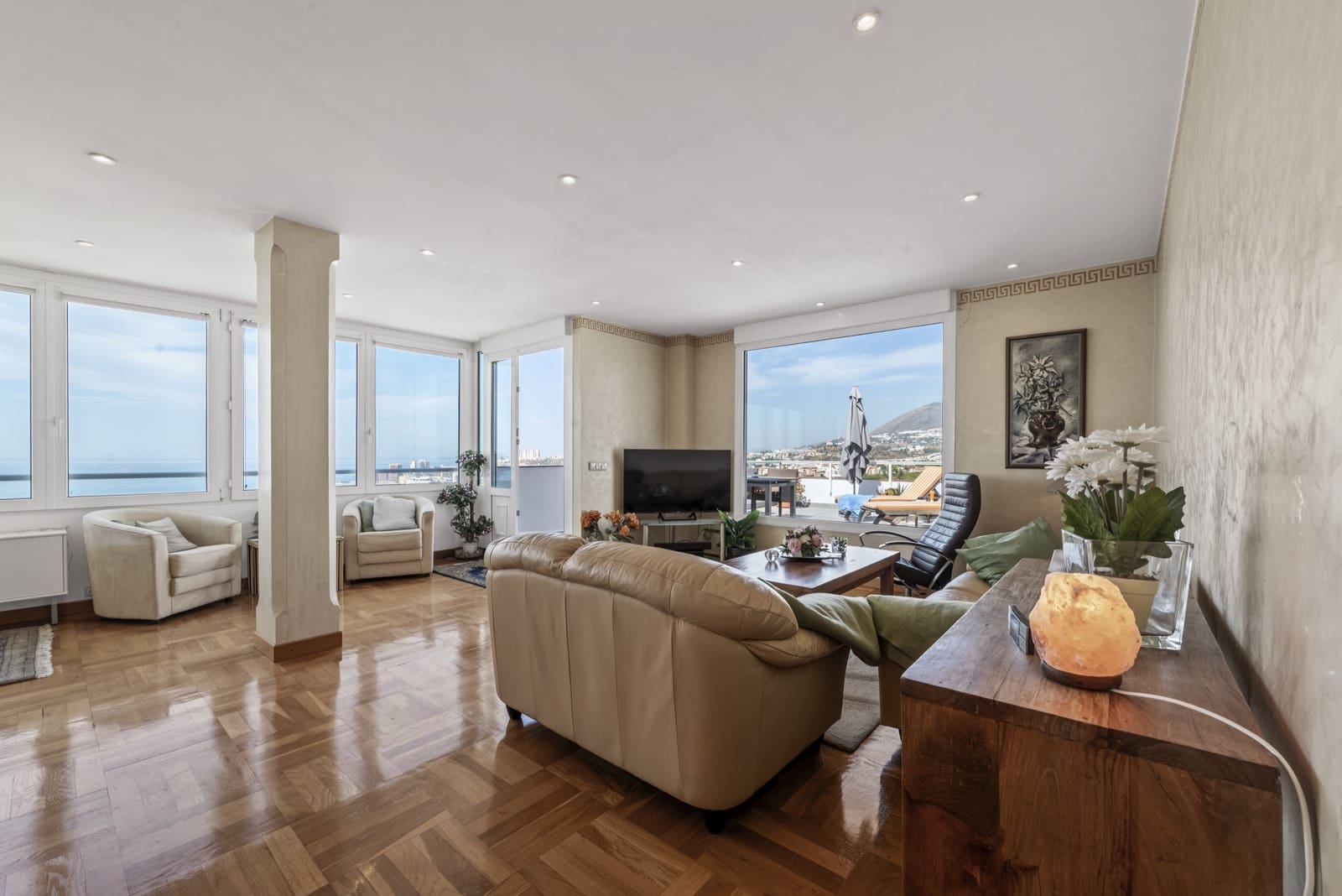 2 sypialnia Penthouse na sprzedaż w Benalmadena Costa z basenem garażem - 699 000 € (Ref: 9132015)