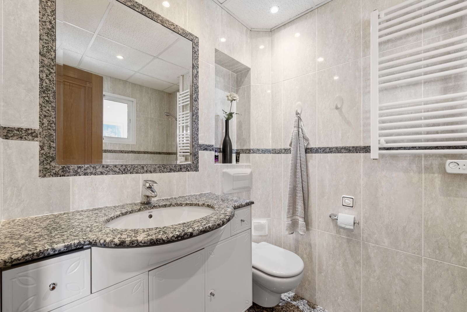 2 sypialnia Penthouse na sprzedaż w Benalmadena Costa z basenem garażem - 699 000 € (Ref: 9132015)